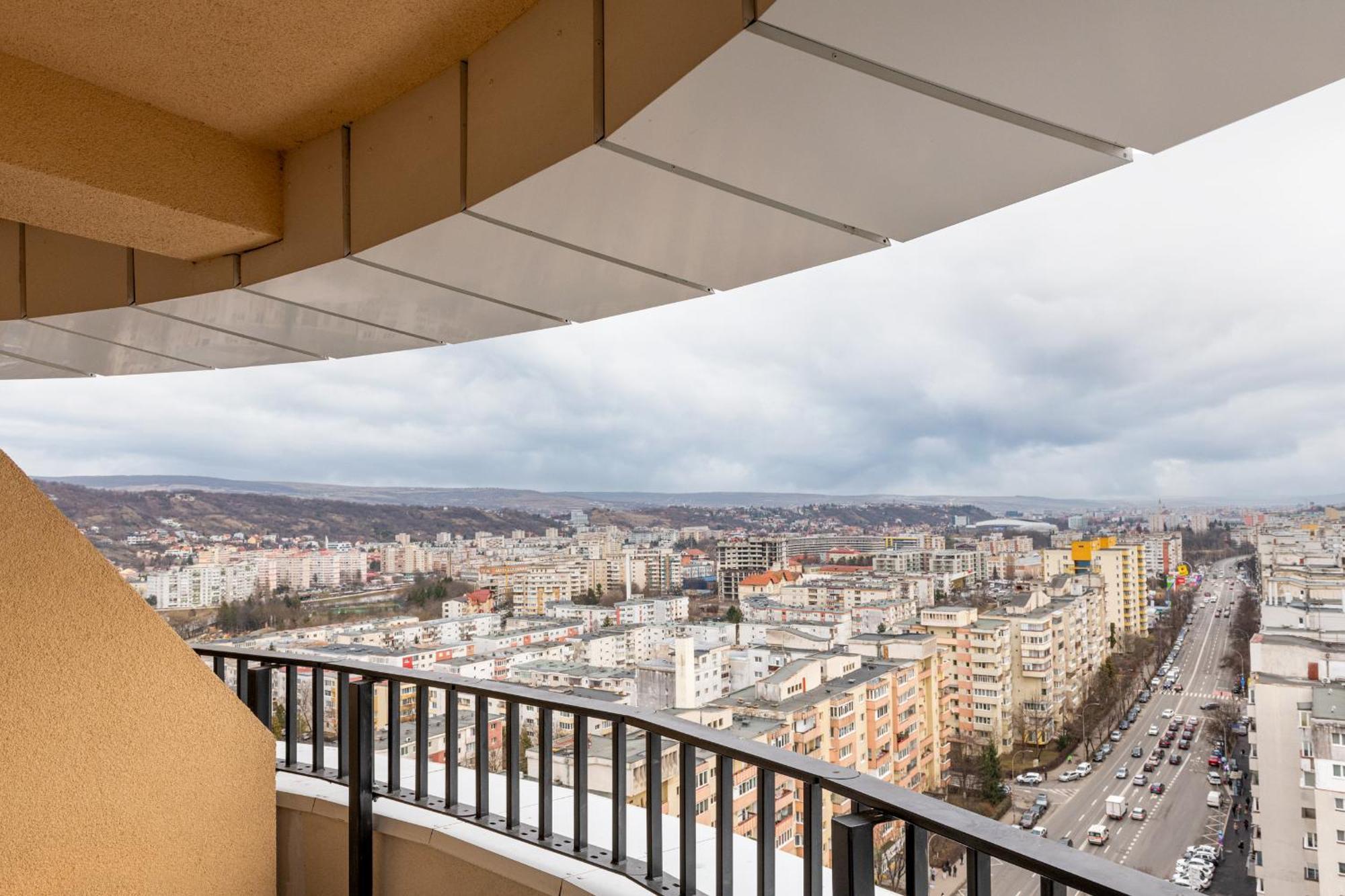 Boudoir Apartment City Tower - 15Th Floor Cluj-Napoca Buitenkant foto